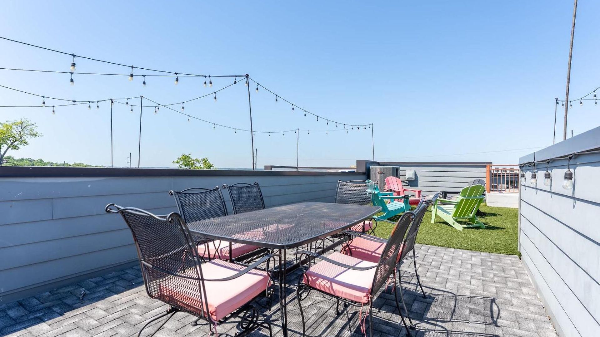 Skyline Sessions - Rooftop Views Near Downtown *