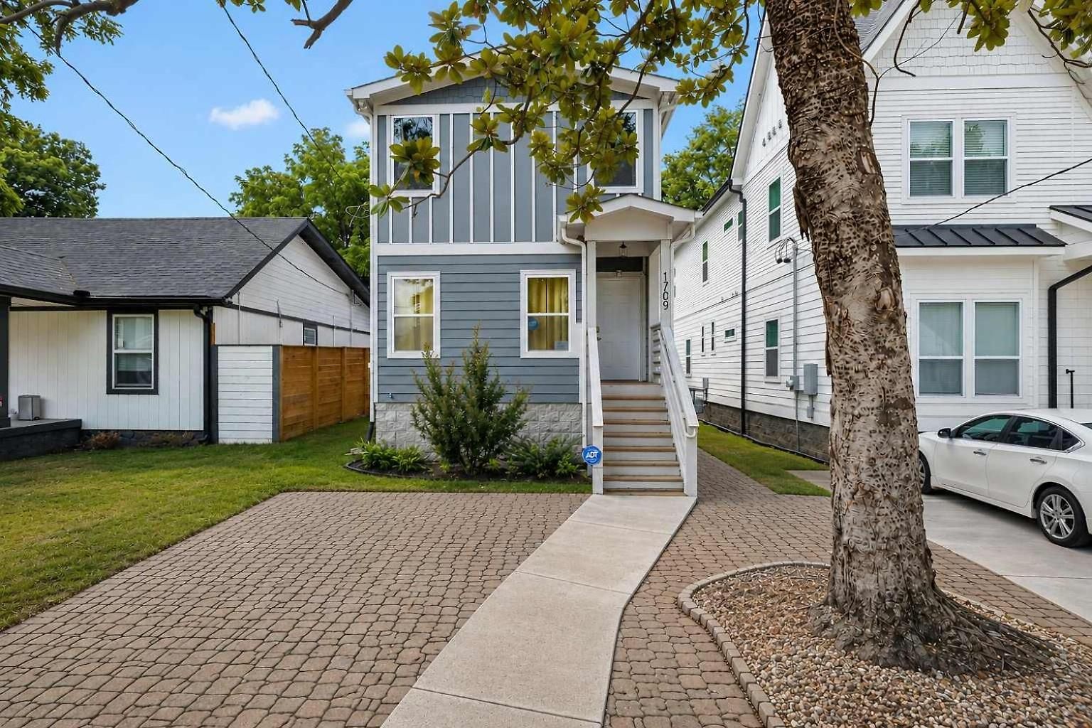 In Style Spacious Nash Near Broadway Holiday home Nashville