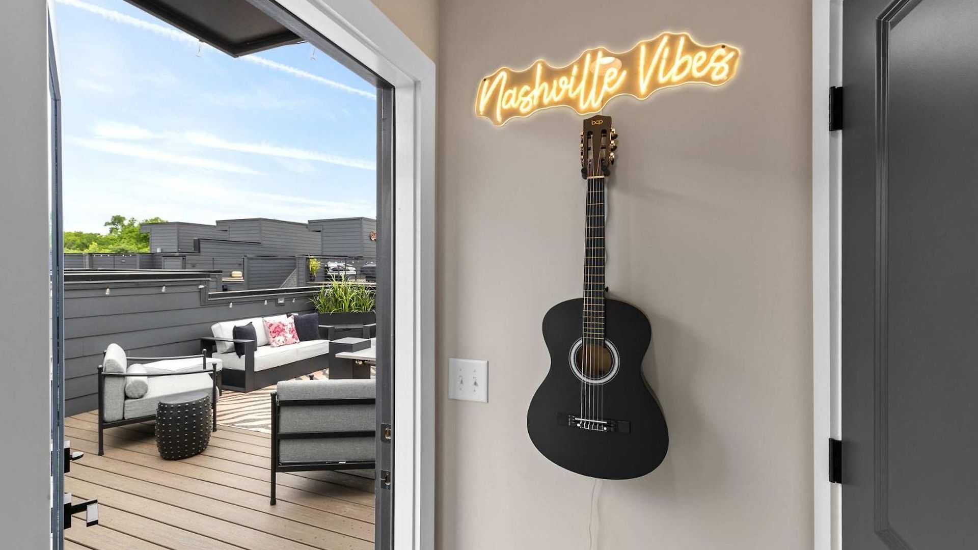 Rooftop Oasis - Hot Tub Views Holiday home Nashville