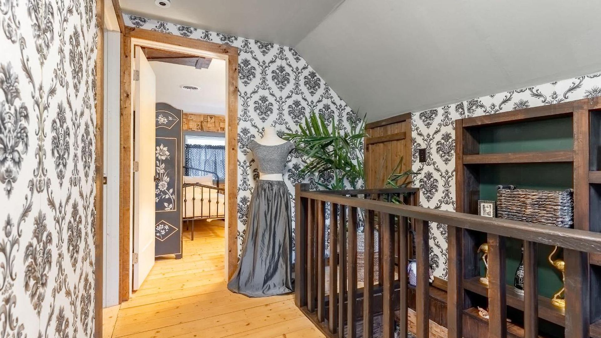 The Magic Cottage- Artsy Escape With Hot Tub & Charm *