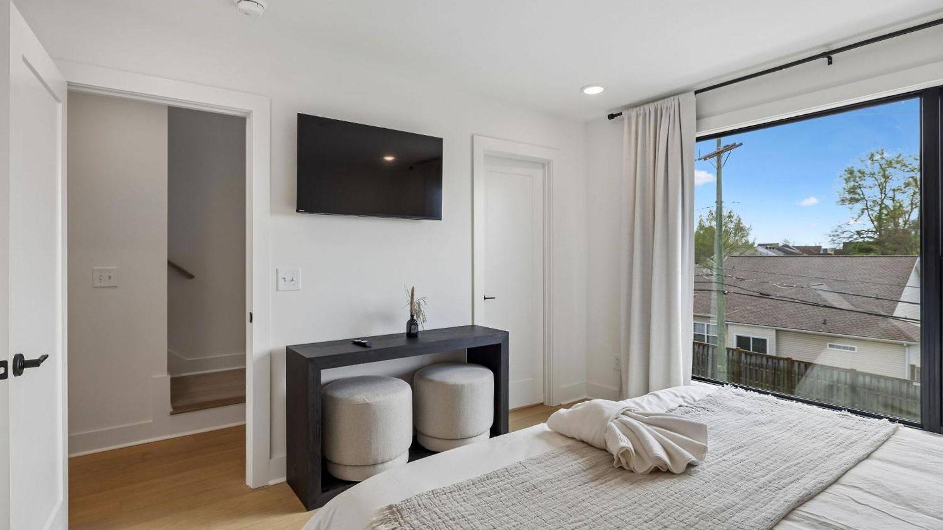 Sleek Trio Townhomes 9br 3 Hot Tubs * Nashville
