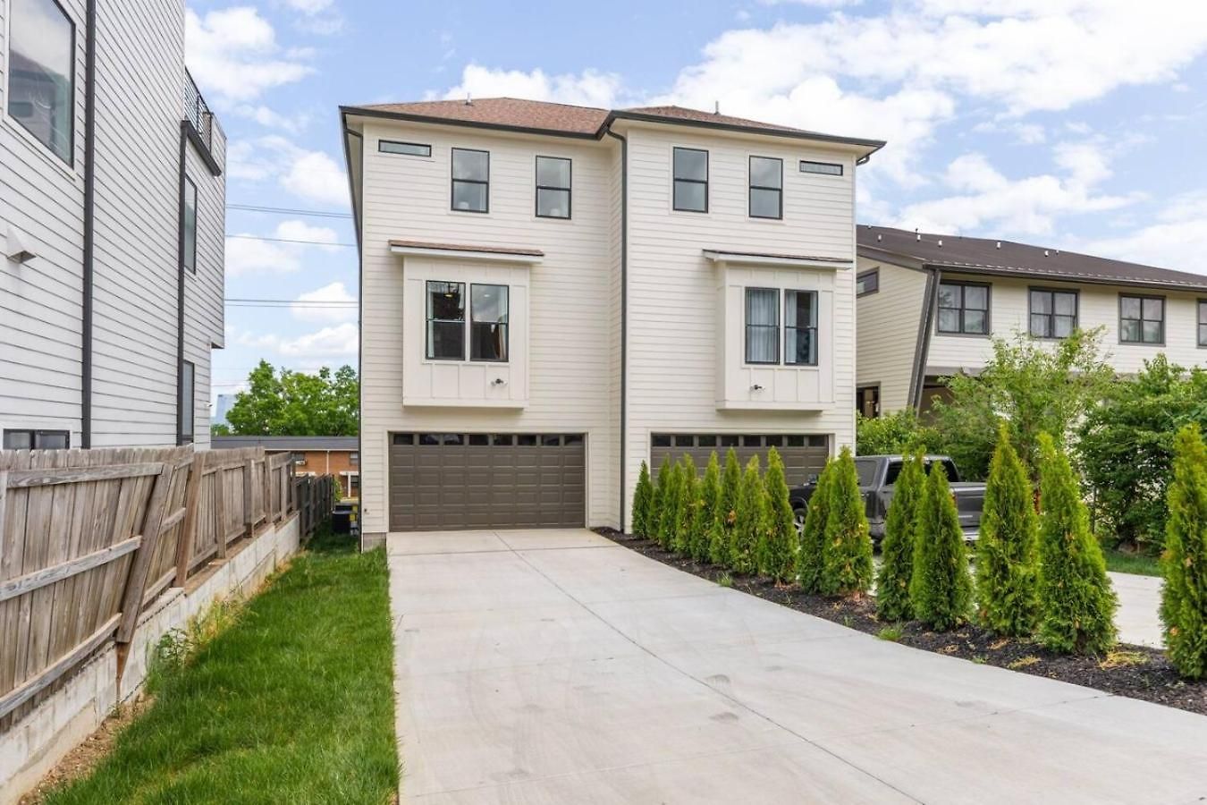 12 South With Rooftop Sauna, Wet Bar, And Two Car Garage Nashville