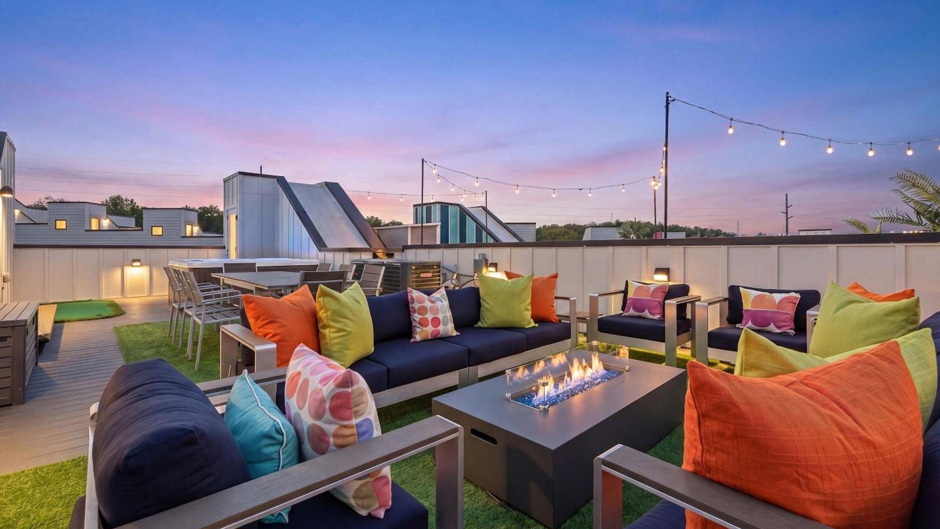 Sounds Like Fun- Hot Tub & Rooftop Views Nashville