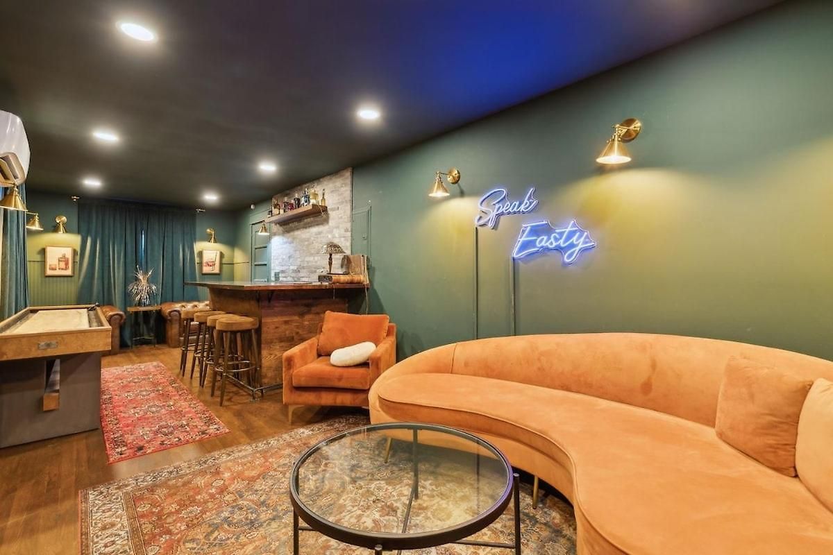 Speakeasy. East Nash. Hot Tub. Mins To Broadway * Nashville