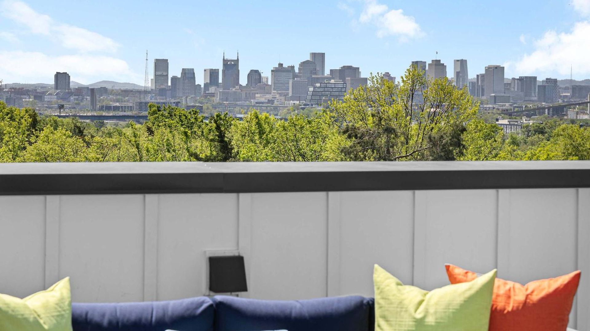 Sounds Like Fun- Hot Tub & Rooftop Views Holiday home Nashville