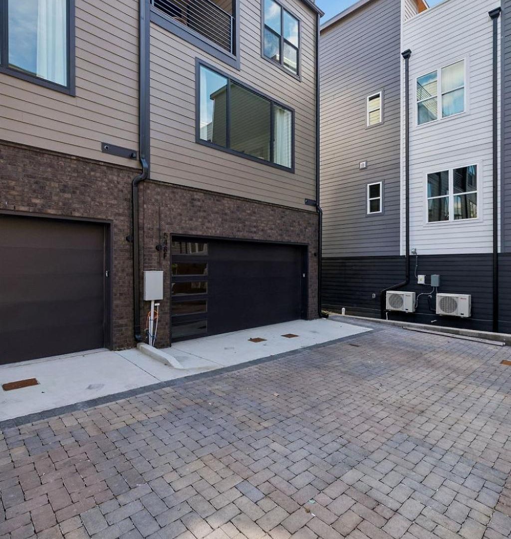 Holiday home Fancy Townhouse With Rooftop Hot Tub & Fireplace