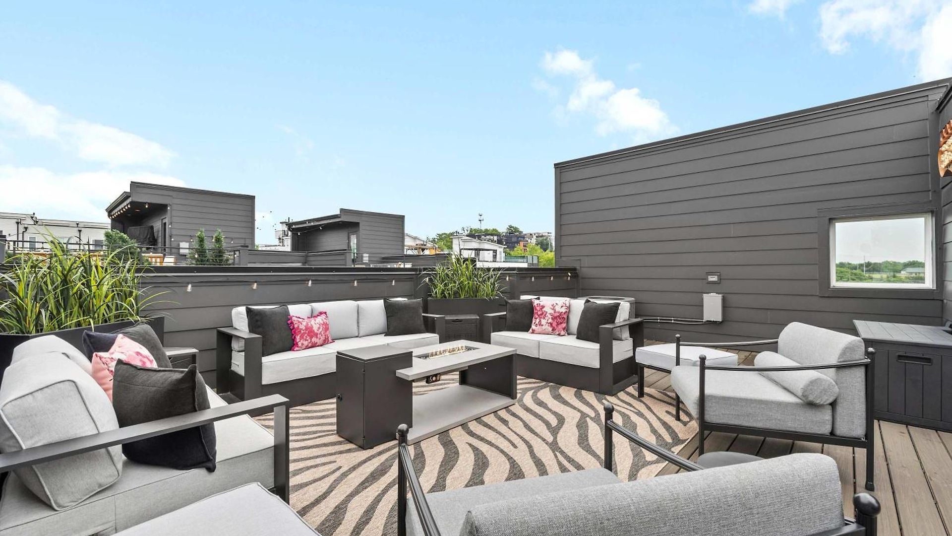 Rooftop Oasis - Hot Tub Views Holiday home Nashville