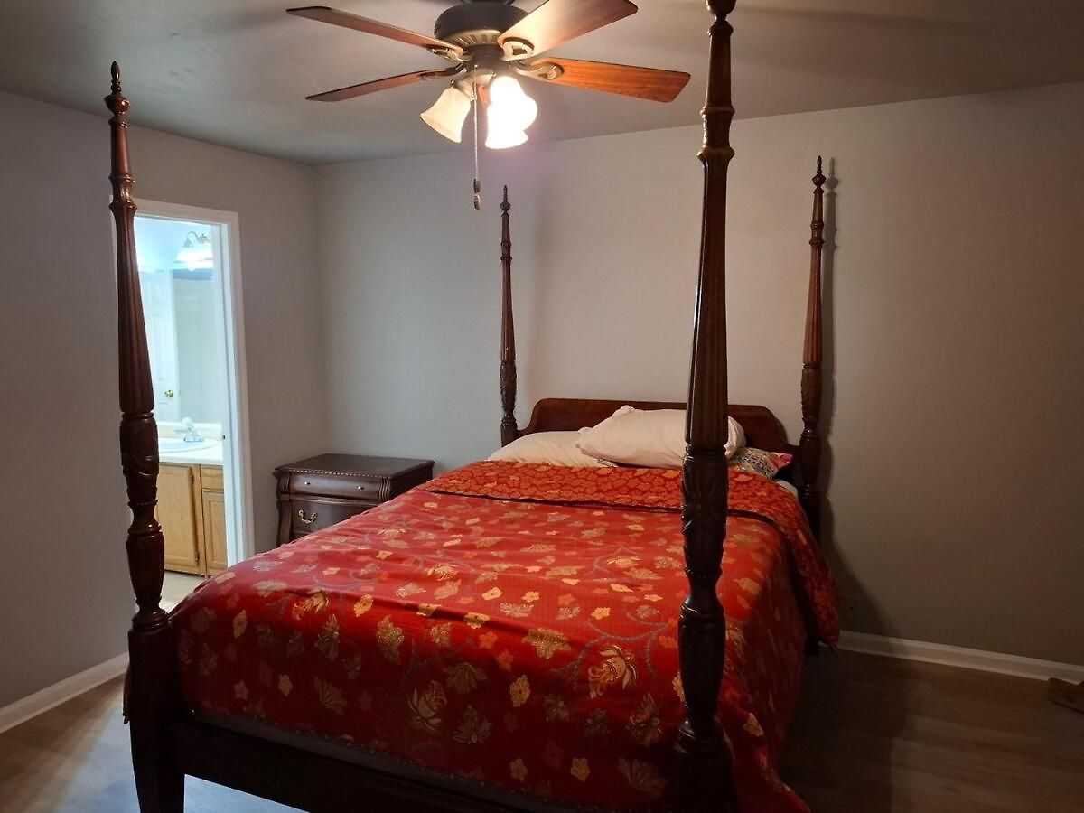 Old School Cool 3br Minutes To Downtown