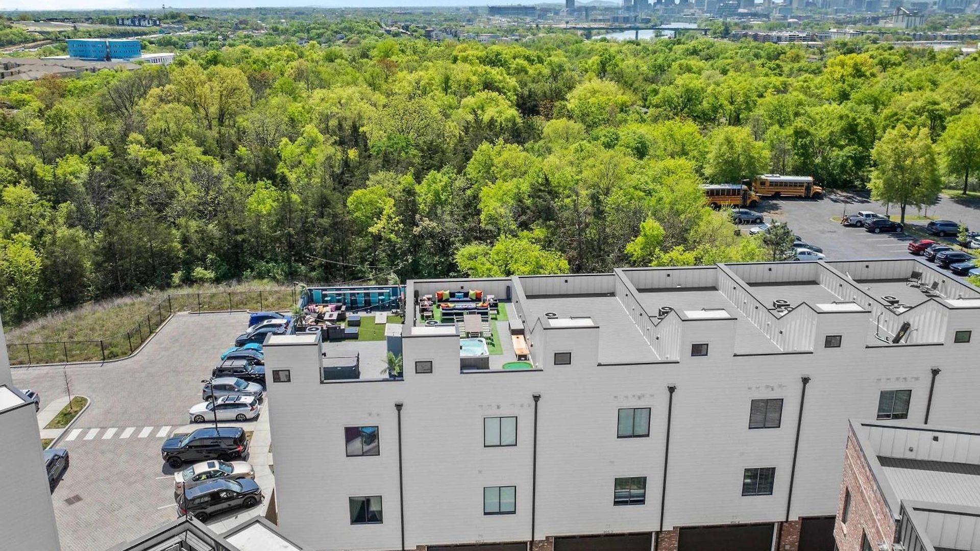 Sounds Like Fun- Hot Tub & Rooftop Views Nashville