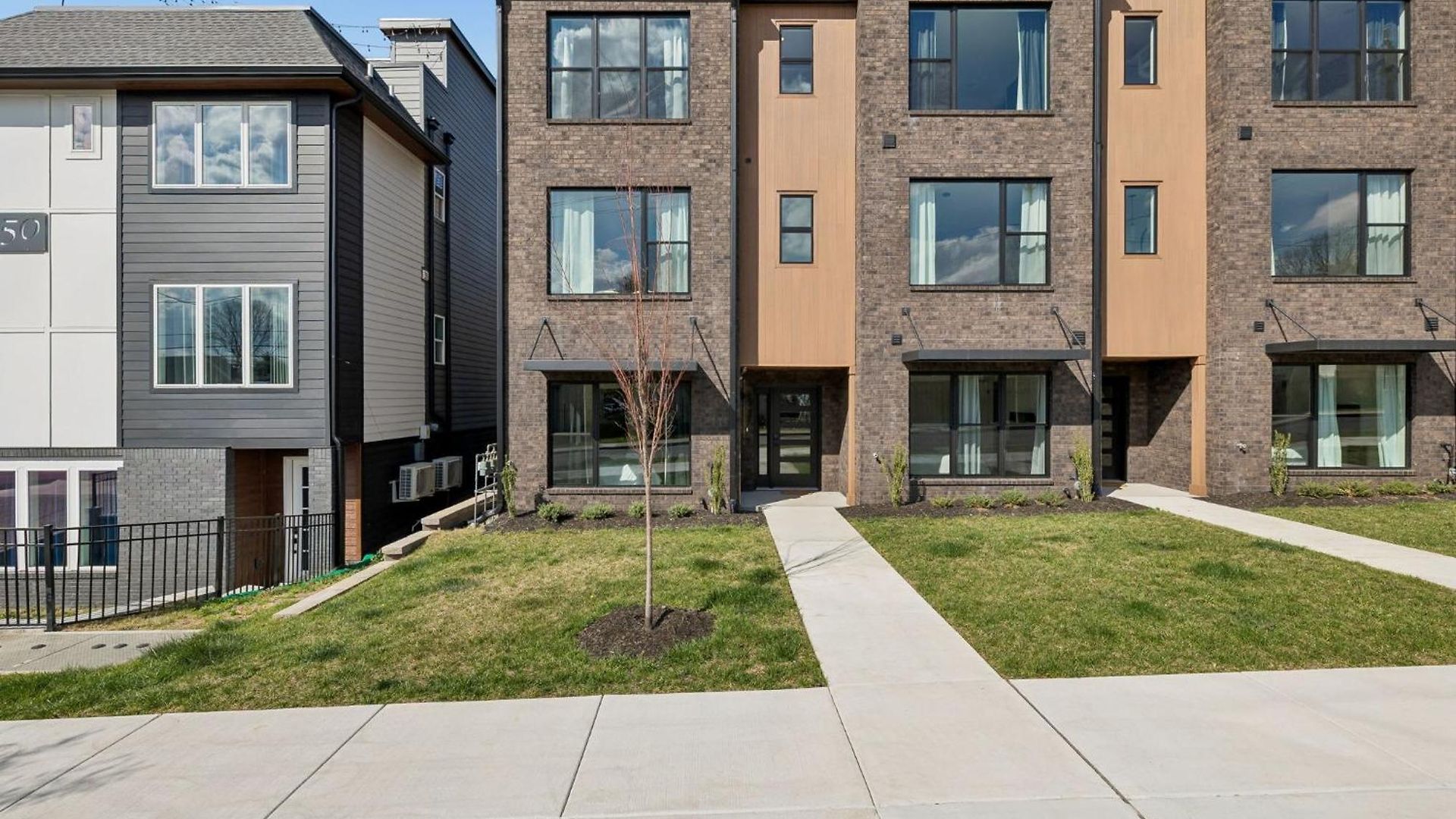 Fancy Townhouse With Rooftop Hot Tub & Fireplace *