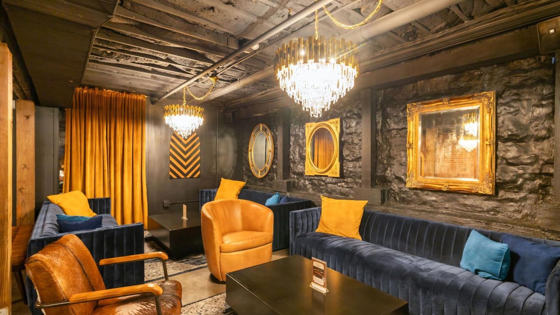 Luxury 2br Midtown Near Broadway & Pool Holiday home