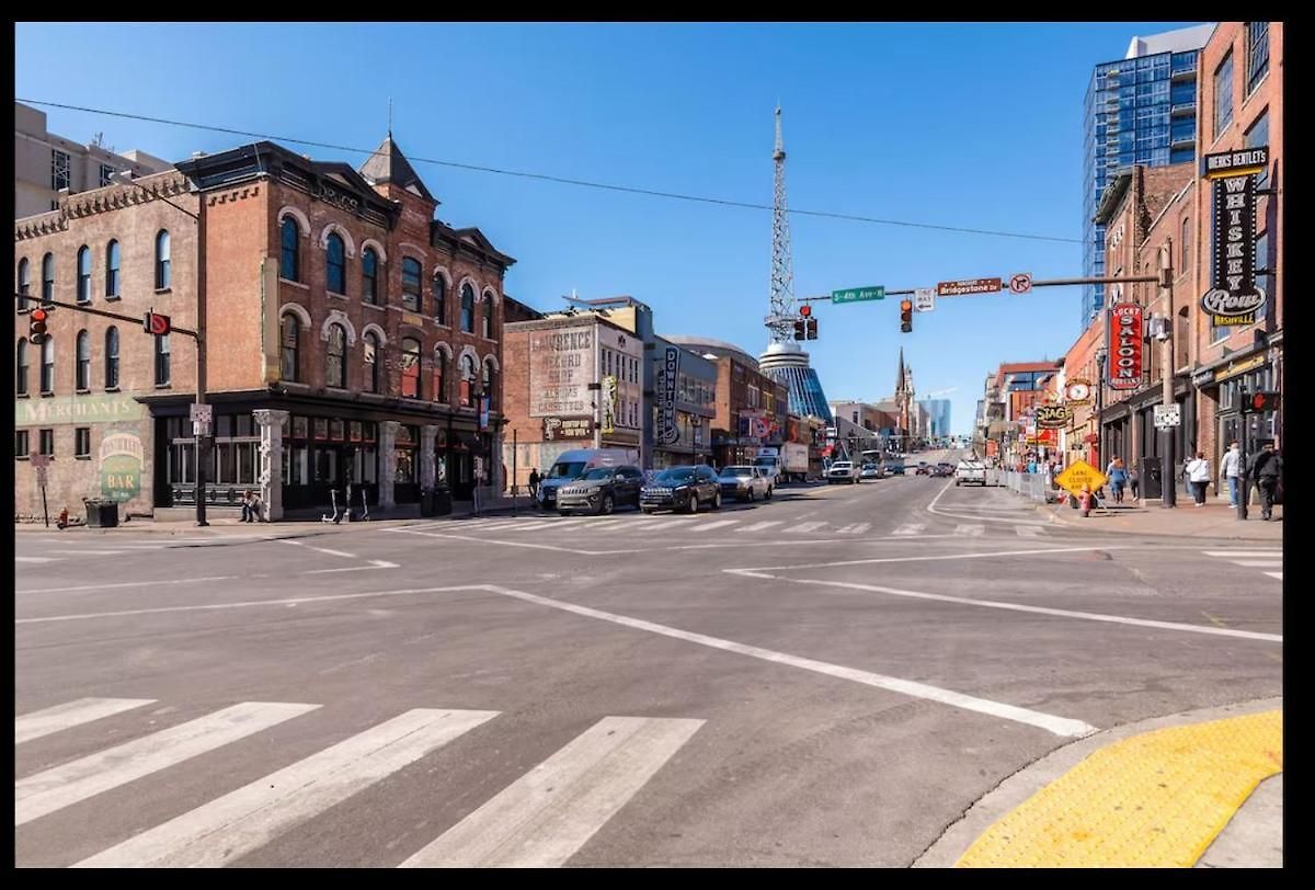 Old School Cool 3br Minutes To Downtown