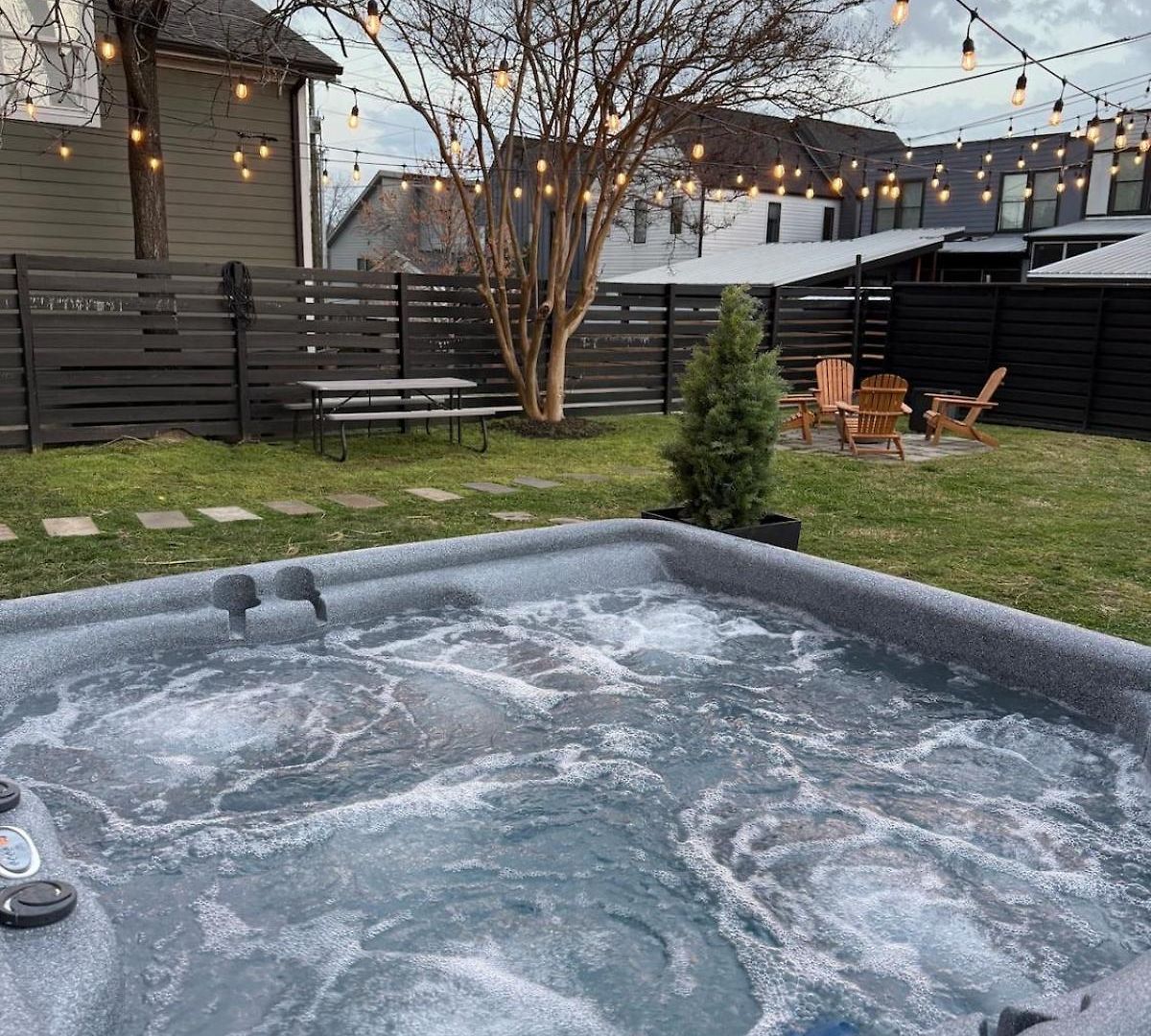 Speakeasy. East Nash. Hot Tub. Mins To Broadway * Nashville