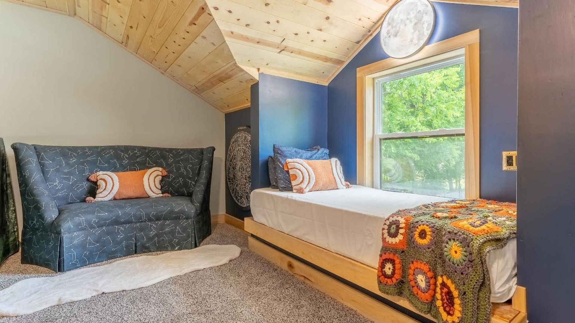 Holiday home The Magic Cottage- Artsy Escape With Hot Tub & Charm *