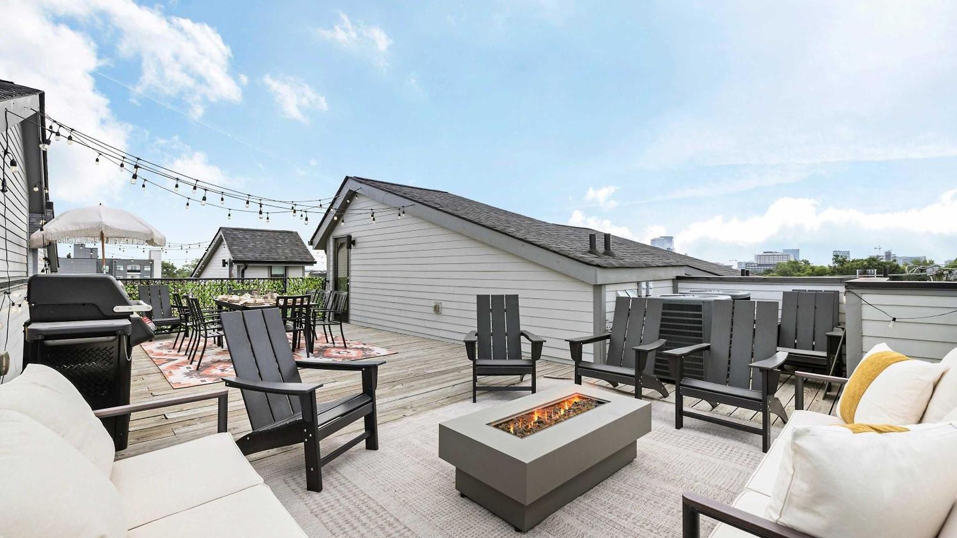 The Velvet Spur - Rooftop Retreat Near Germantown Holiday home Nashville