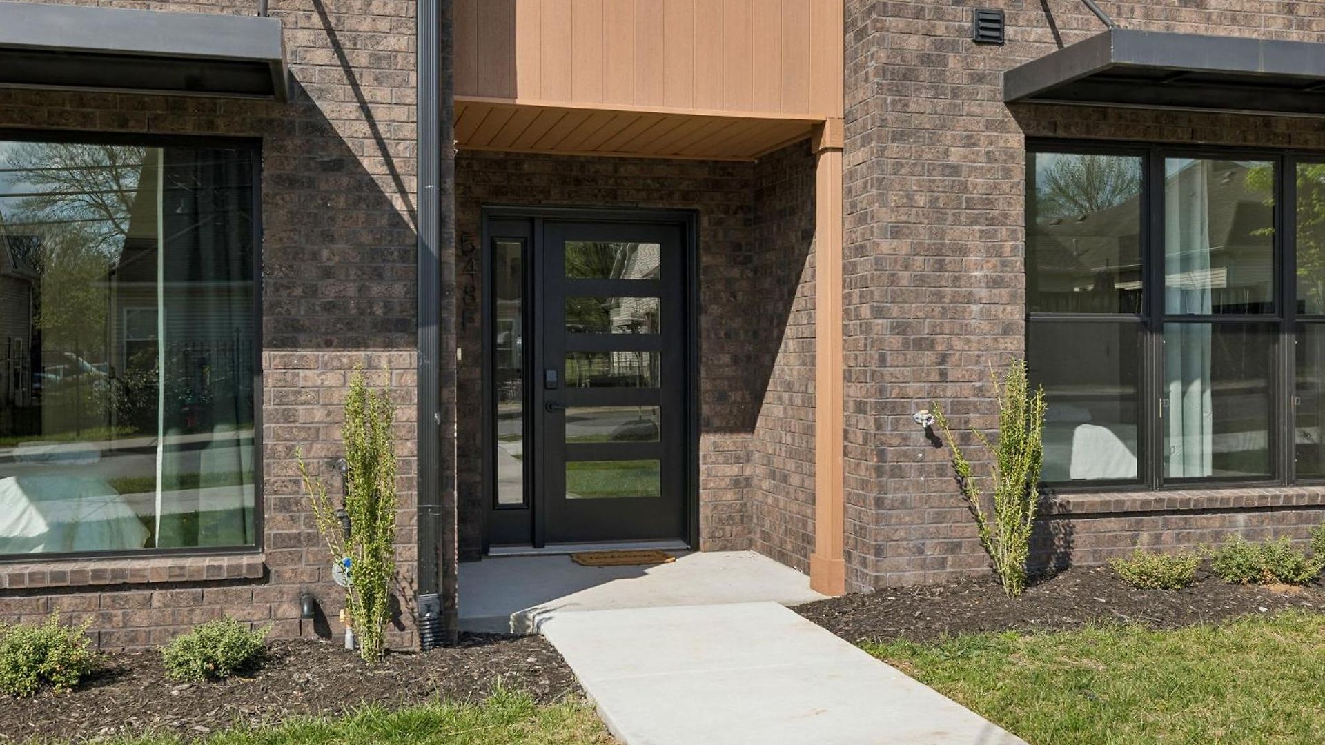 Fancy Townhouse With Rooftop Hot Tub & Fireplace Holiday home *
