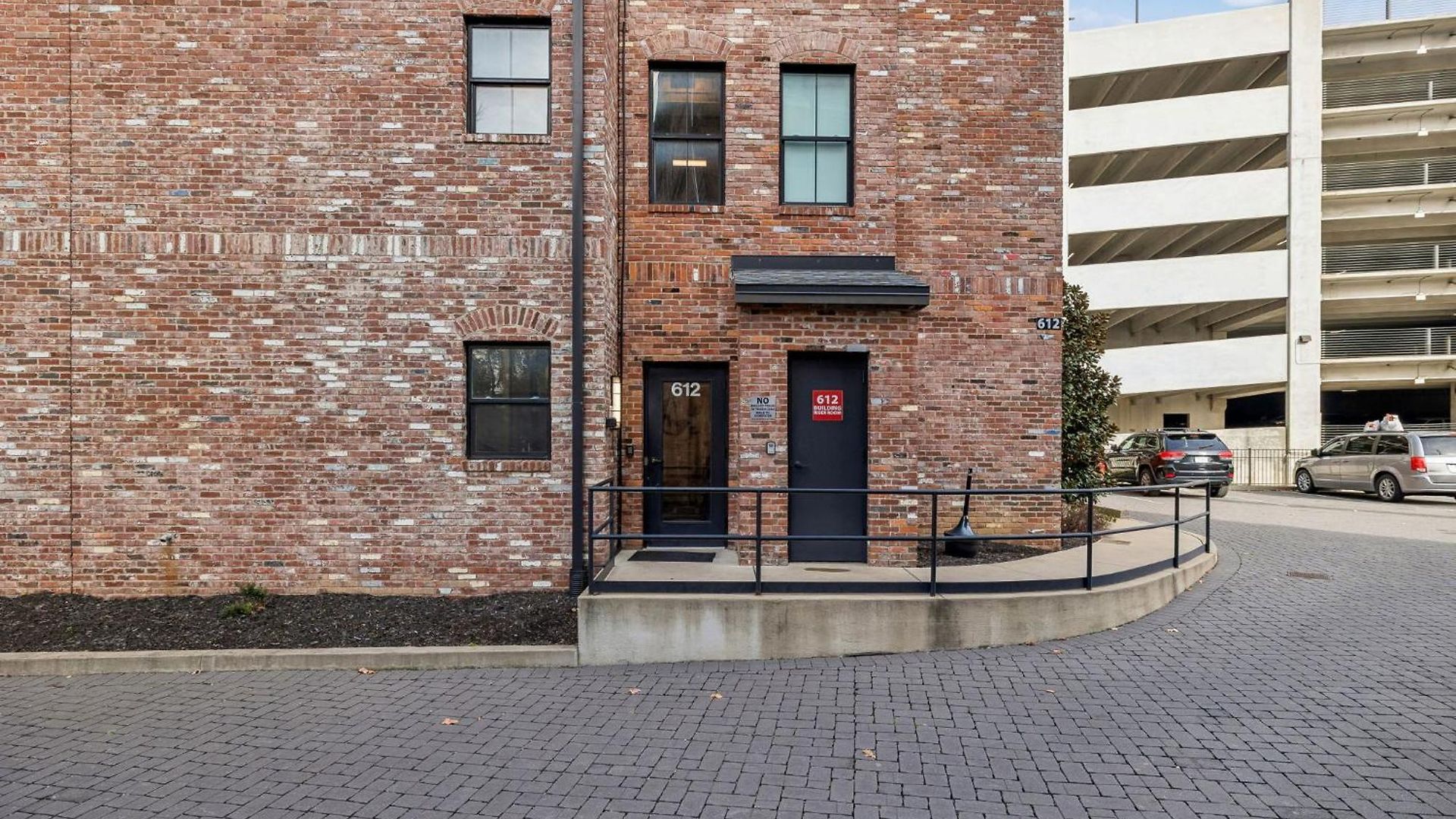 Holiday home Luxury 2br Midtown Near Broadway & Pool