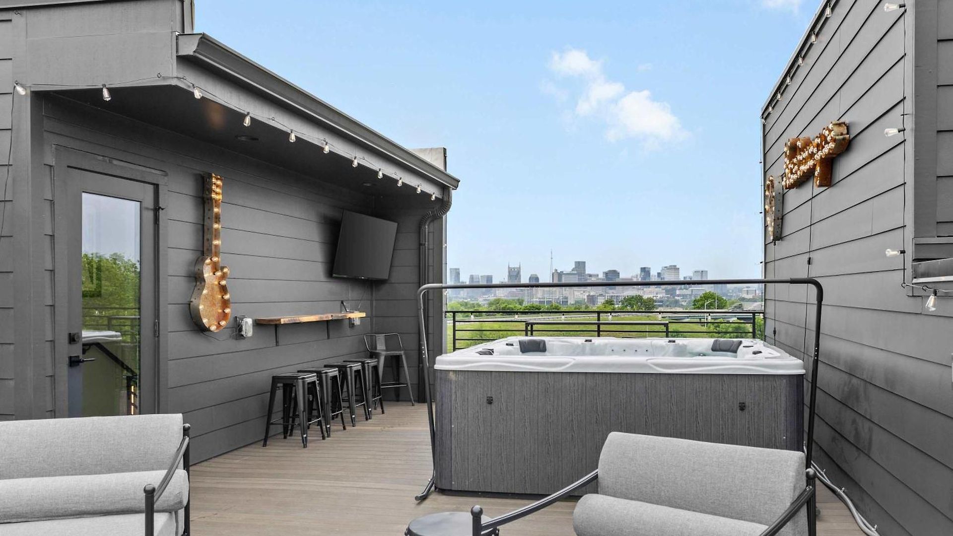 Holiday home Rooftop Oasis - Hot Tub Views