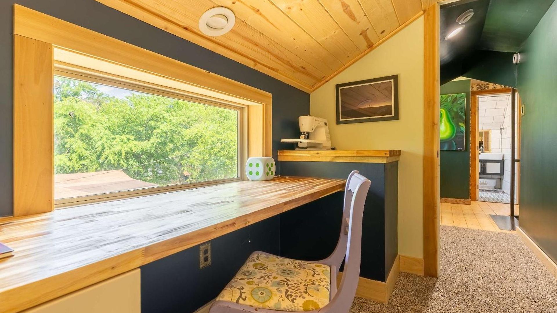 The Magic Cottage- Artsy Escape With Hot Tub & Charm