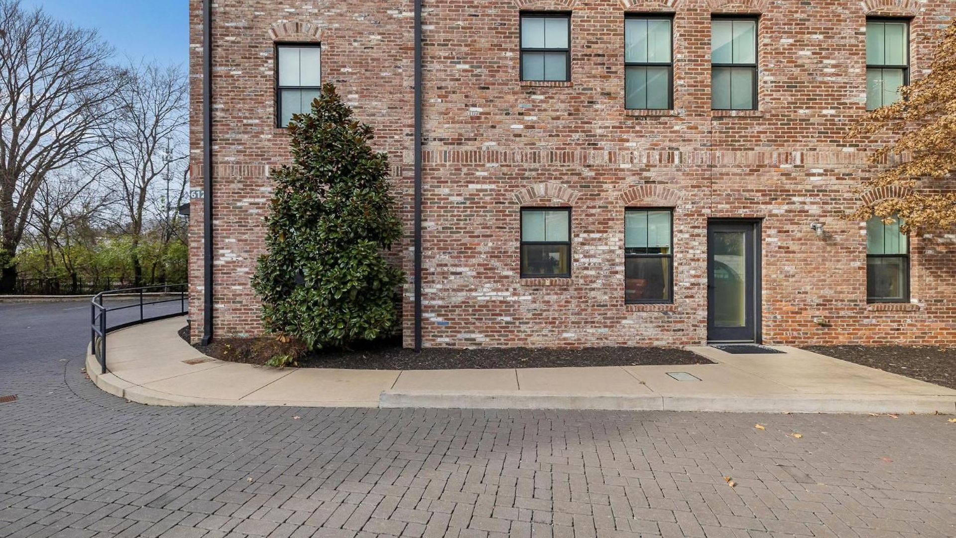 Luxury 2br Midtown Near Broadway & Pool Holiday home Nashville