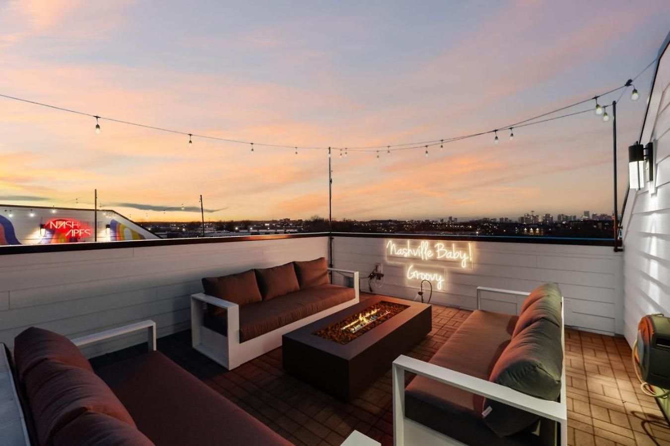 Holiday home Downtown Hangout With Hot Tub *