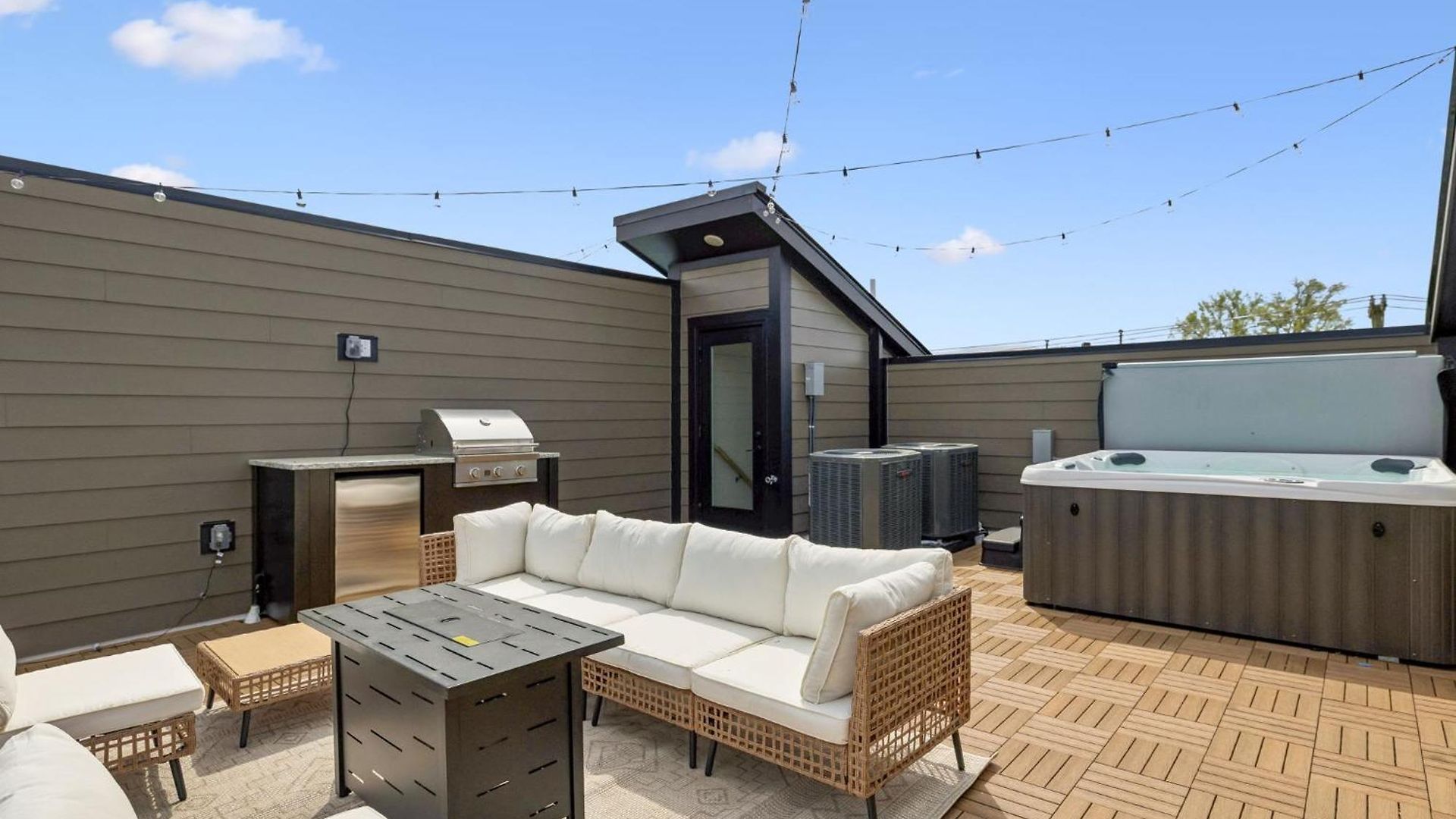 Combined Twin Townhomes 6br Hot Tubs Holiday home