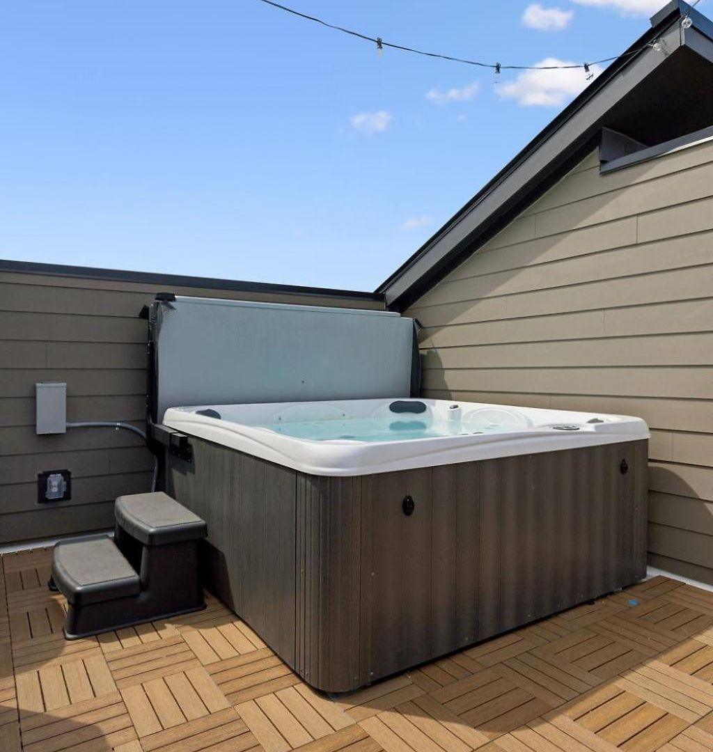 Combined Twin Townhomes 6br Hot Tubs Holiday home *