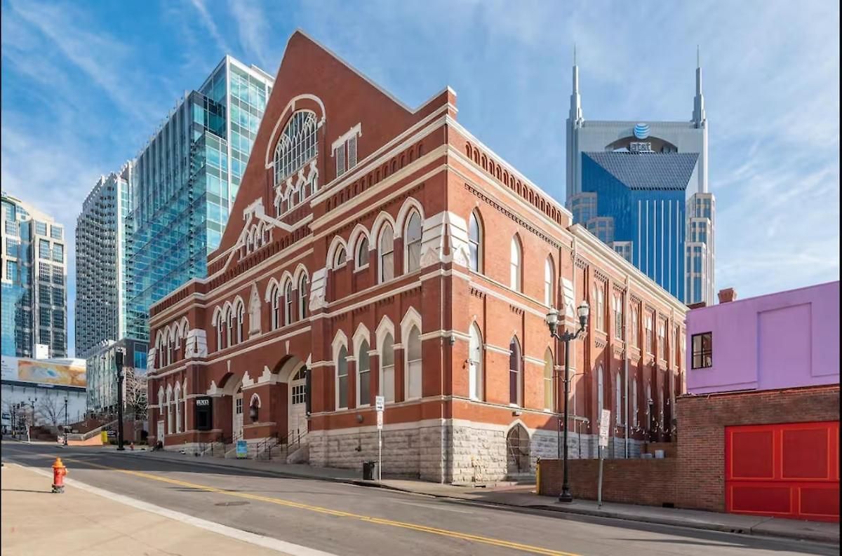 Old School Cool 3br Minutes To Downtown