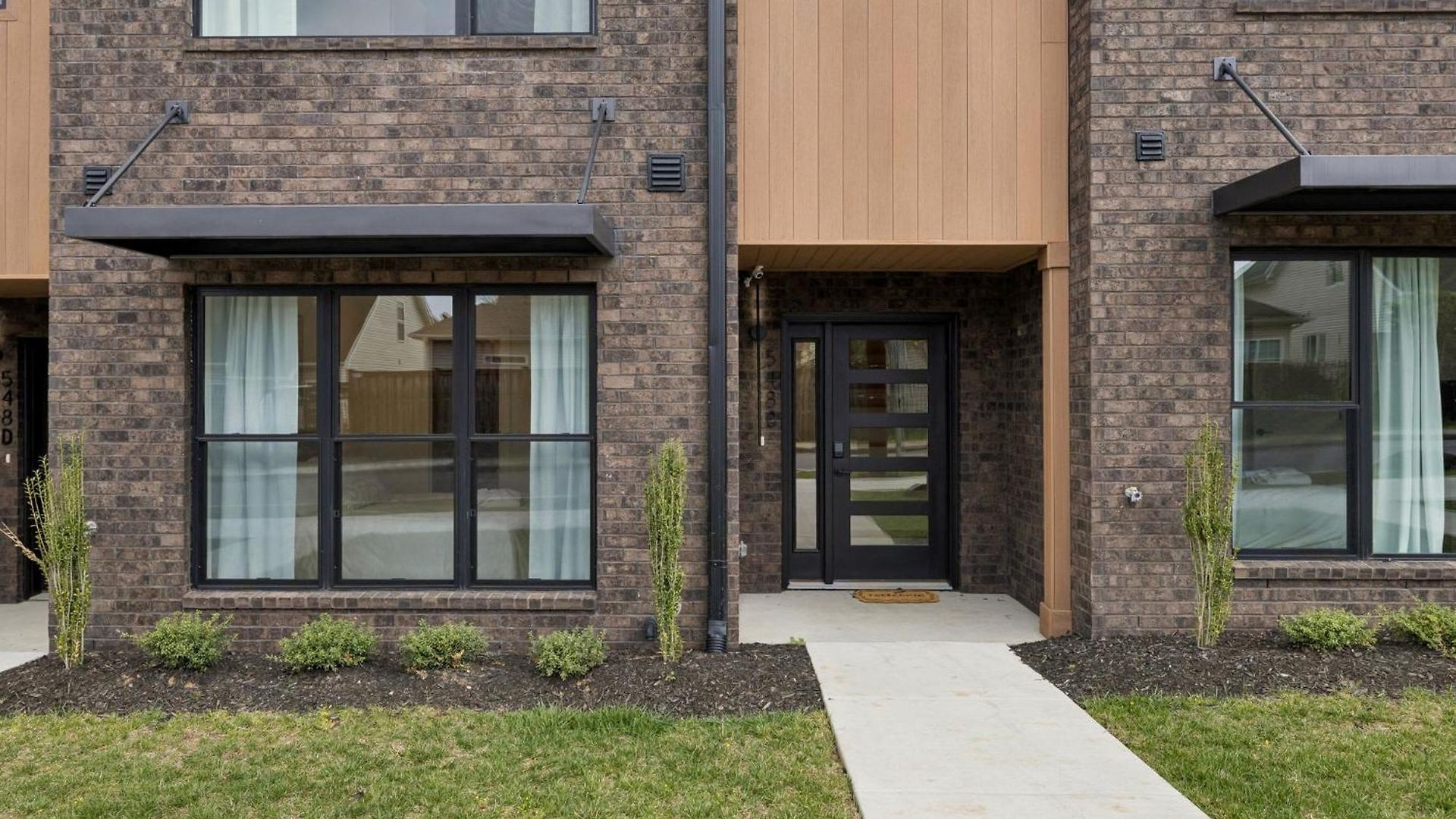 Combined Twin Townhomes 6br Hot Tubs *