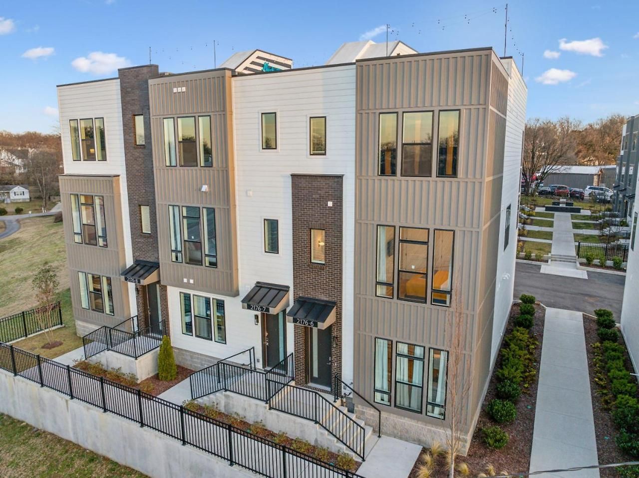 Downtown Hangout With Hot Tub Holiday home
