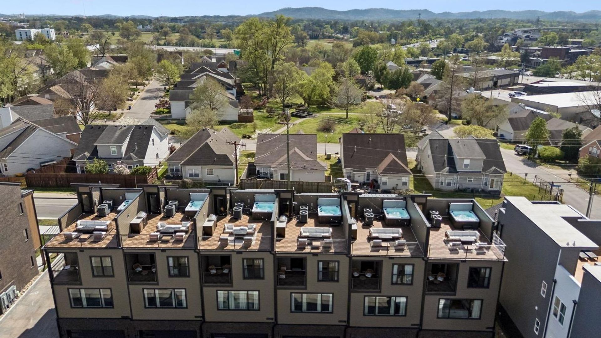 Combined Twin Townhomes 6br Hot Tubs Holiday home *