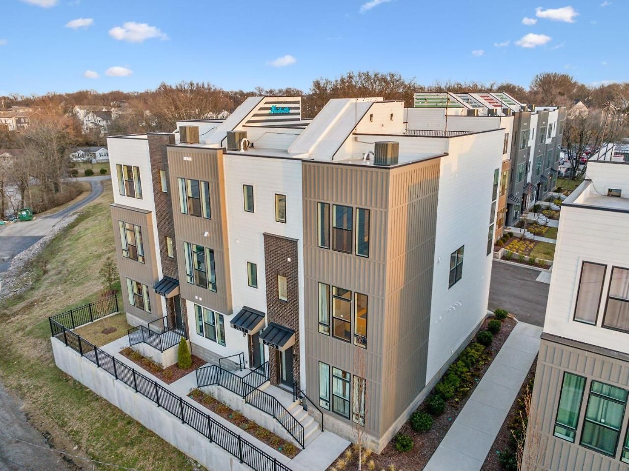 Downtown Hangout With Hot Tub Holiday home