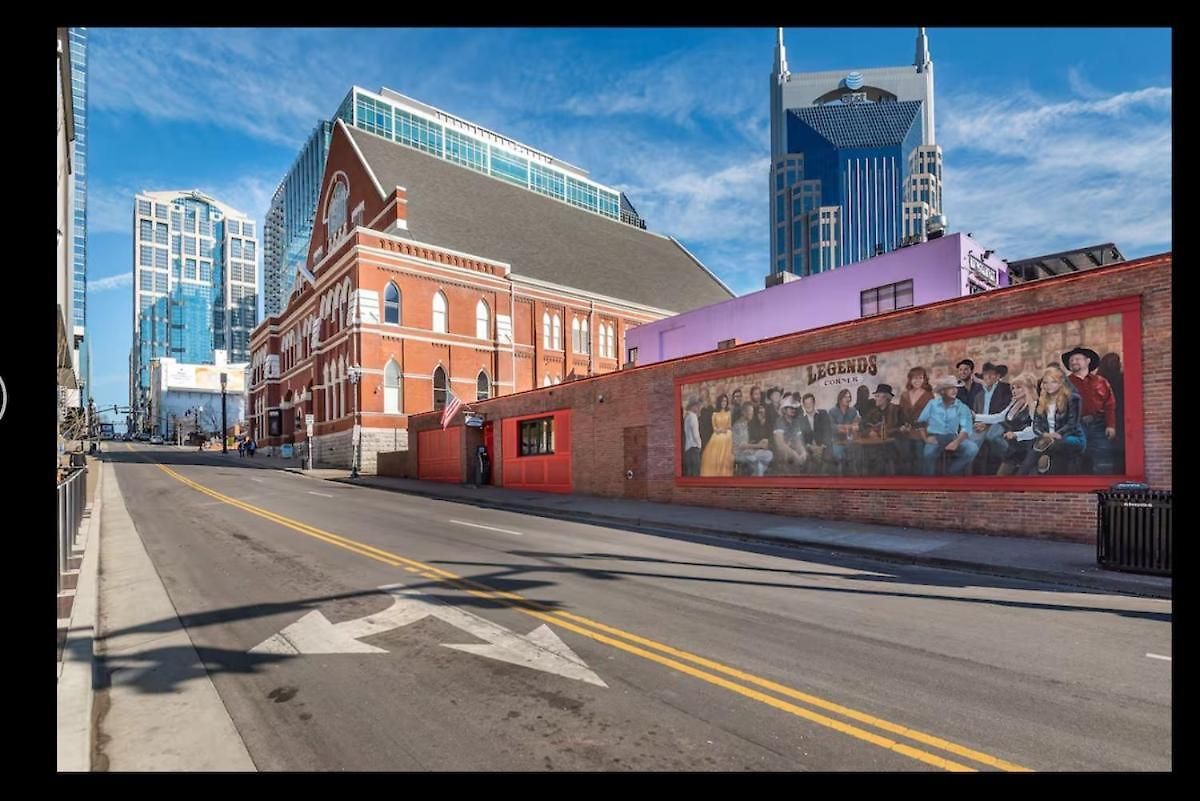 Old School Cool 3br Minutes To Downtown Nashville