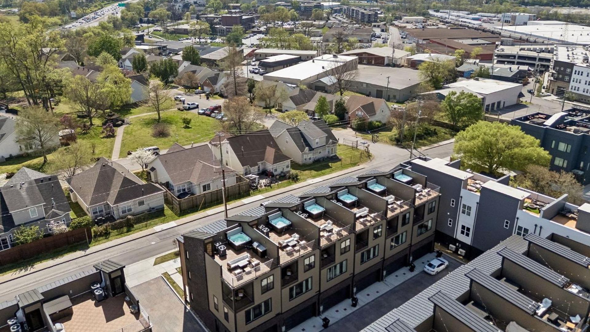 Combined Twin Townhomes 6br Hot Tubs Holiday home Nashville