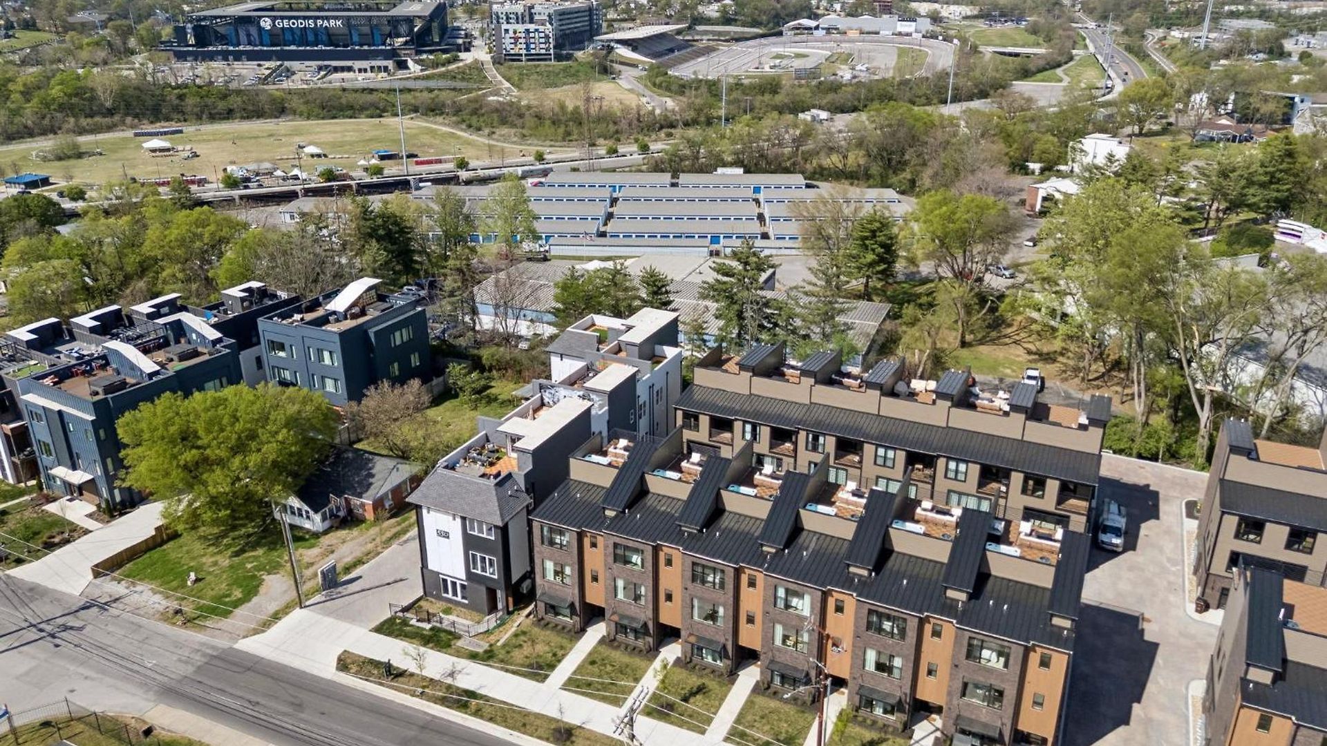 Combined Twin Townhomes 6br Hot Tubs