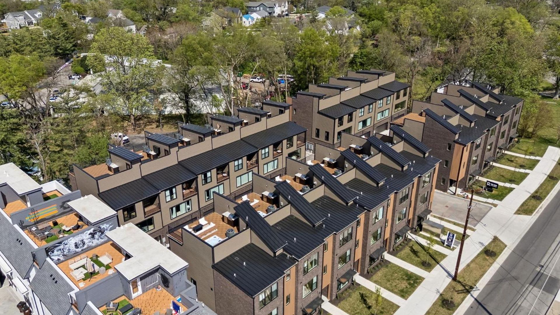 Combined Twin Townhomes 6br Hot Tubs