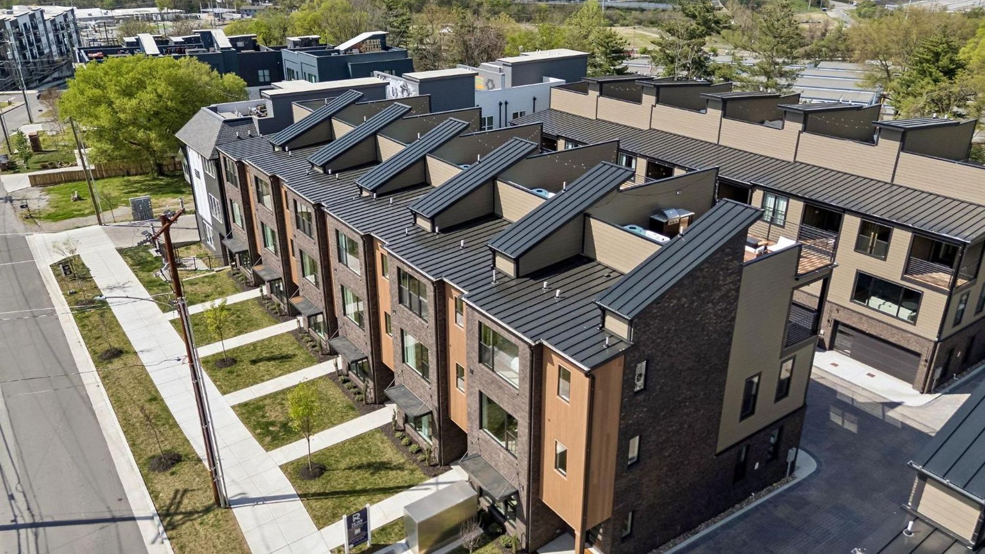 Combined Twin Townhomes 6br Hot Tubs Nashville