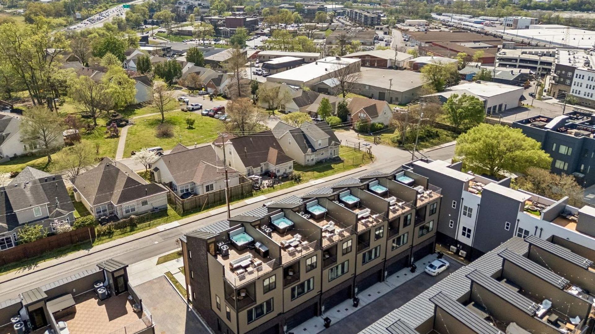 Sleek Trio Townhomes 9br 3 Hot Tubs *
