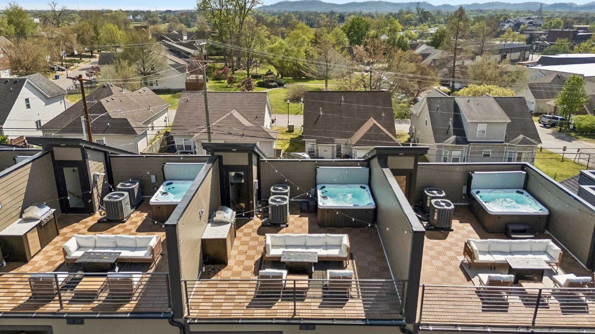 Sleek Trio Townhomes 9br 3 Hot Tubs *