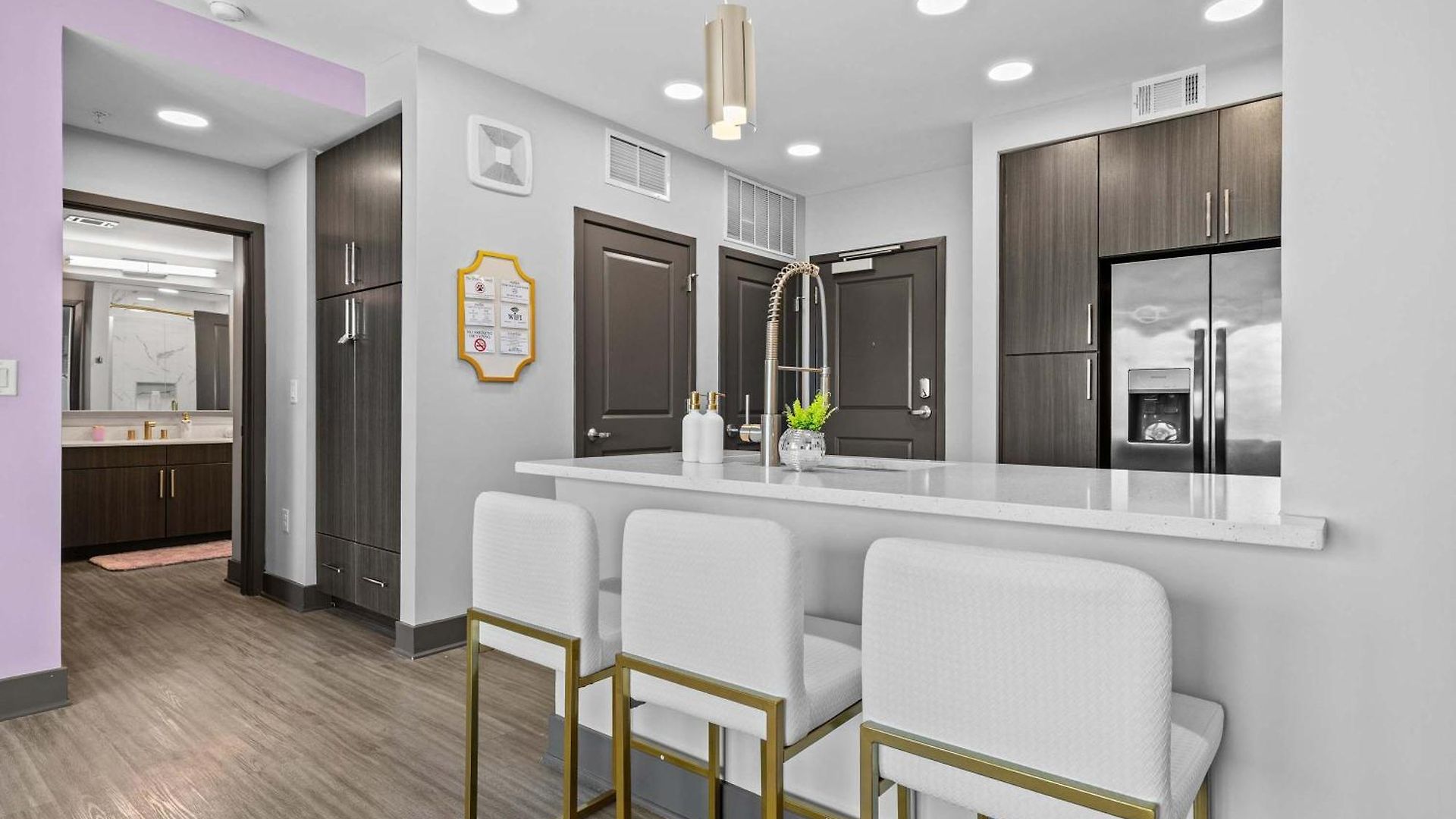 Vibrant Retreat Pool And Glam Apartment *