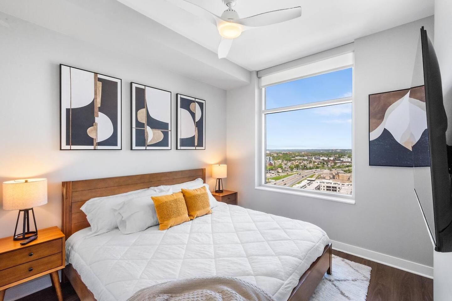 Music For 2 Gulch, Pool & Whole Foods Apartment Nashville
