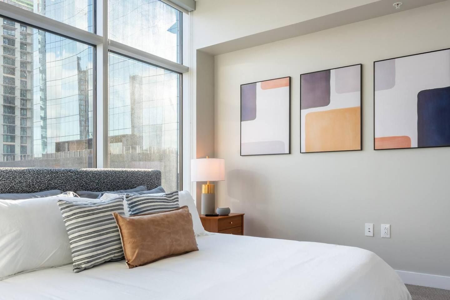 Luxury Gulch Skyline Views, Pool, Parking * Nashville