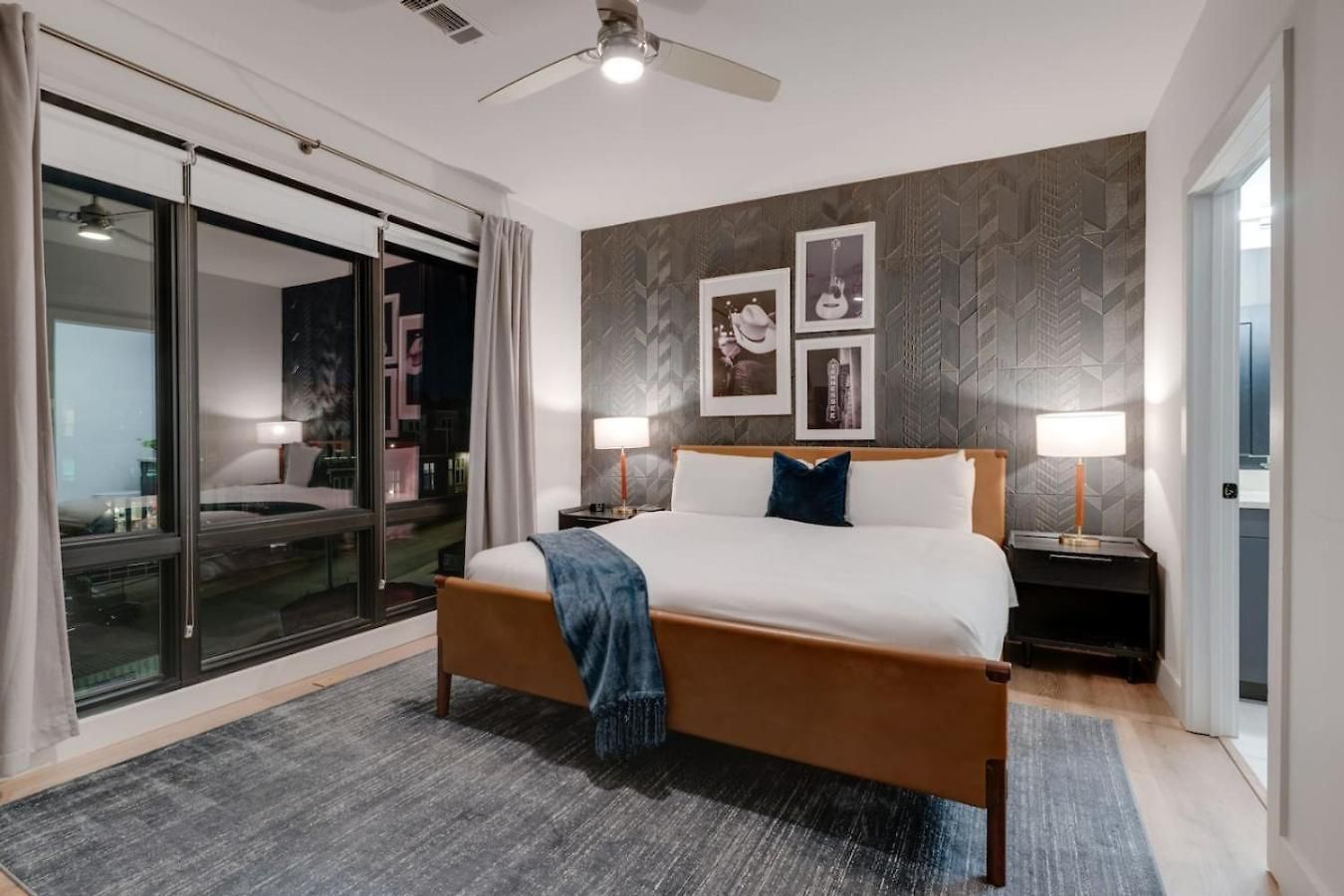 Two Kings On Floor W Pool & Patio Apartment *