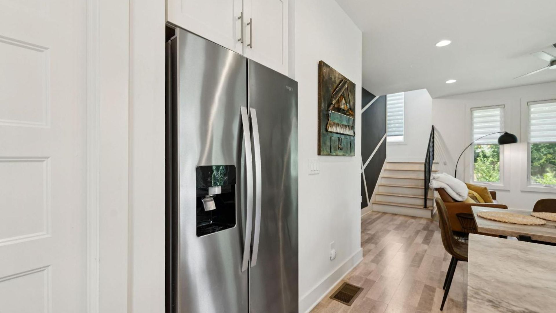 Modern Townhouse Close To Broadway Apartment