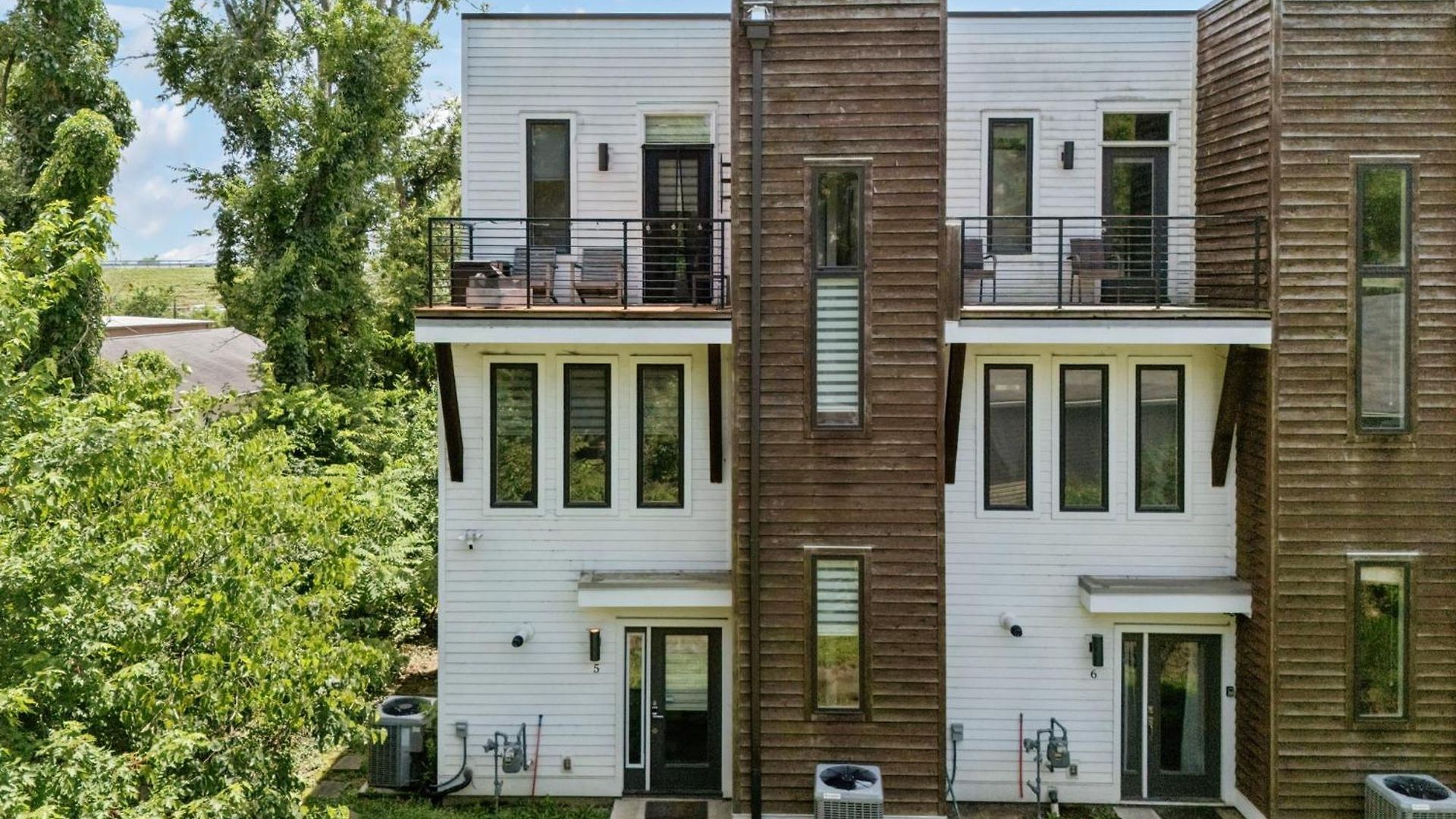 Modern Townhouse Close To Broadway