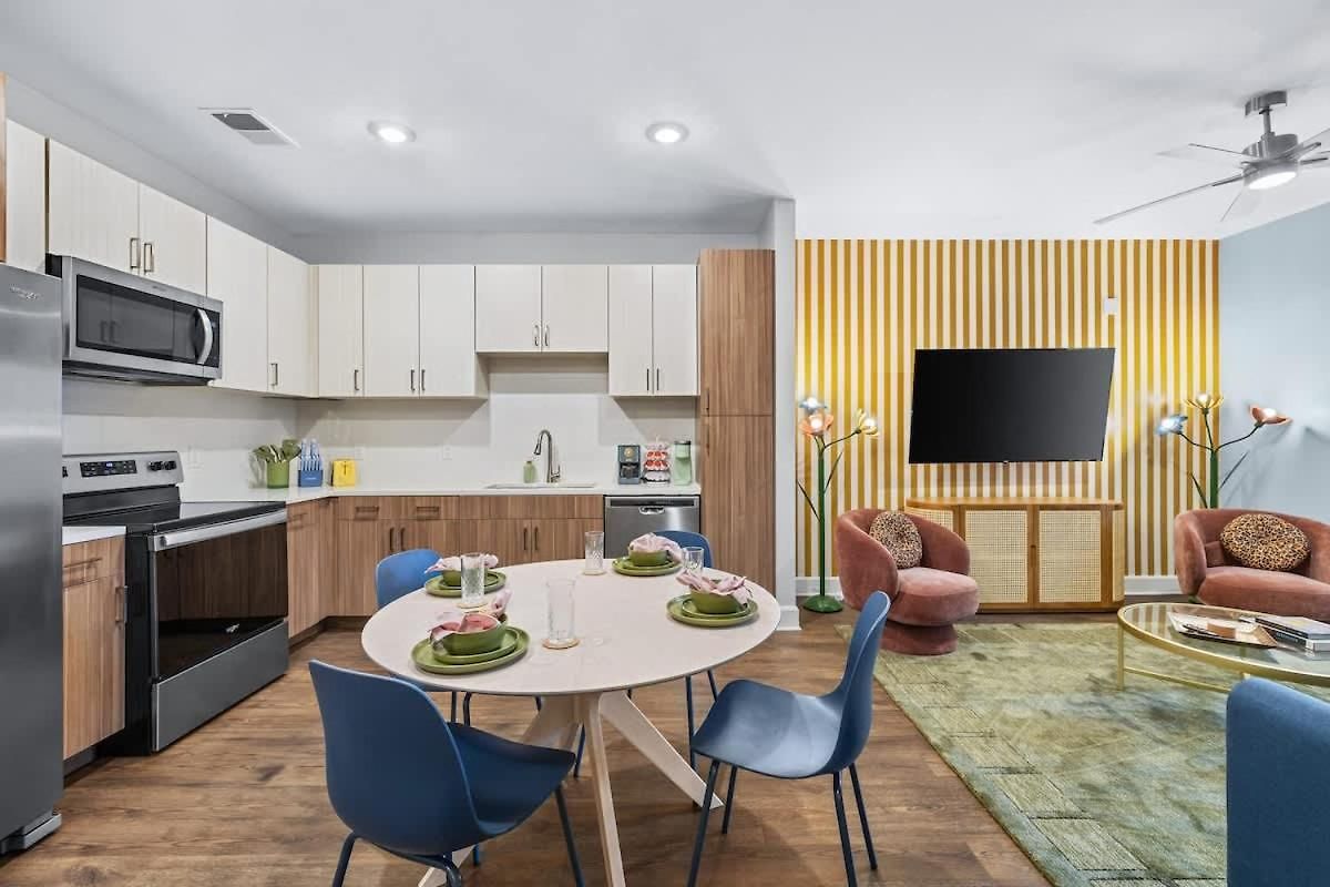 Apartment 2br W Glam Station & Karaoke Near Broadway