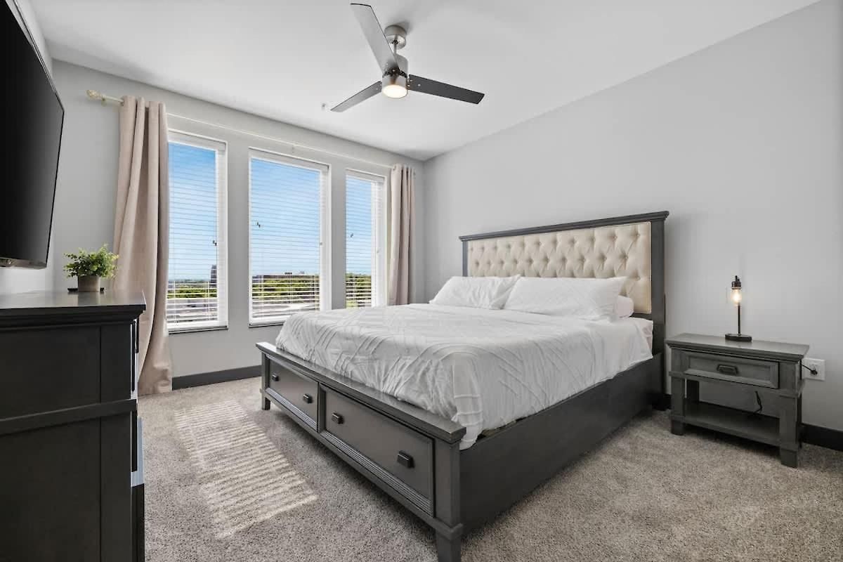 View Getaway 2br Near Broadway & Gulch Apartment Nashville
