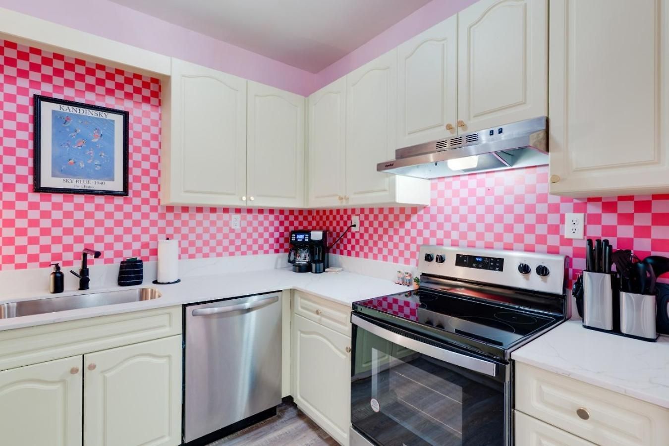 Colorful Escape Minutes From Broadway * Nashville
