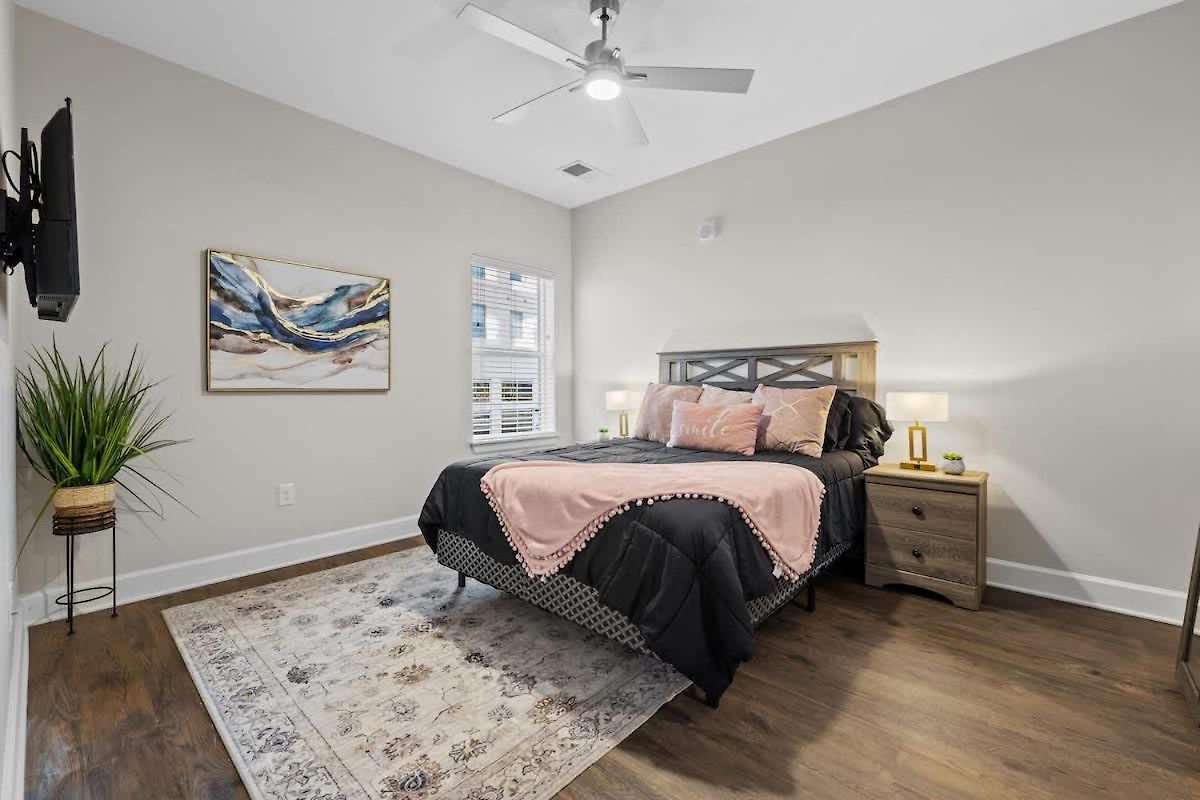 Stylish Gulch Retreat - Near Broadway Nashville