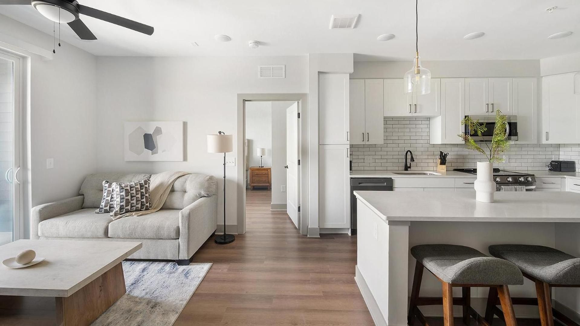 Landing Beautiful 2Bd Gym Courtyard Apartment